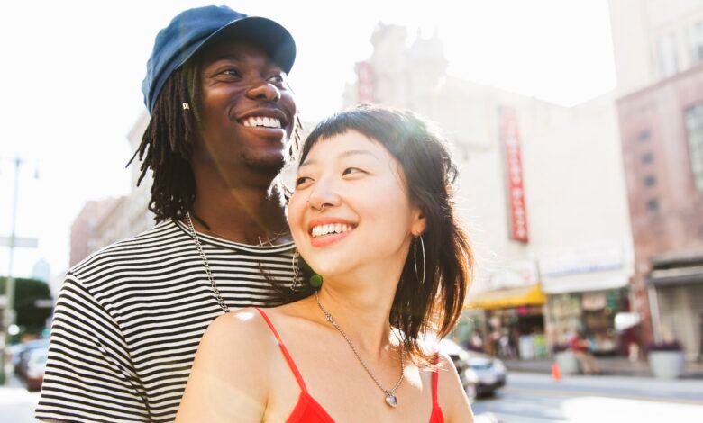 Surprisingly Helpful First-Date Tips, According to Relationship Experts