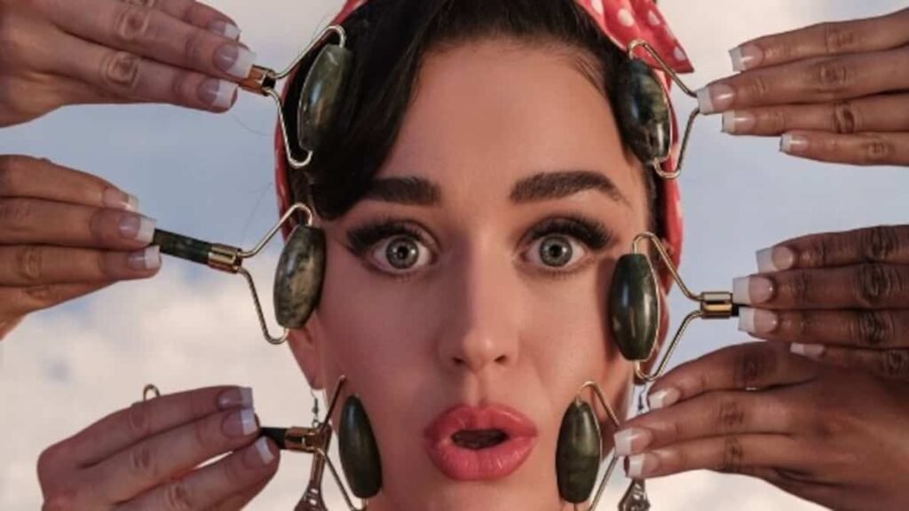 Katy Perry: un clip extravagant pour sa nouvelle chanson Woman’s World