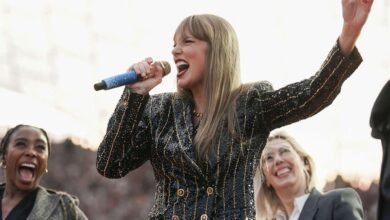 Taylor Swift Duets with Swifties as They Sing Bon Iver’s Parts of ‘Exile’ at Final Warsaw Eras Tour Show