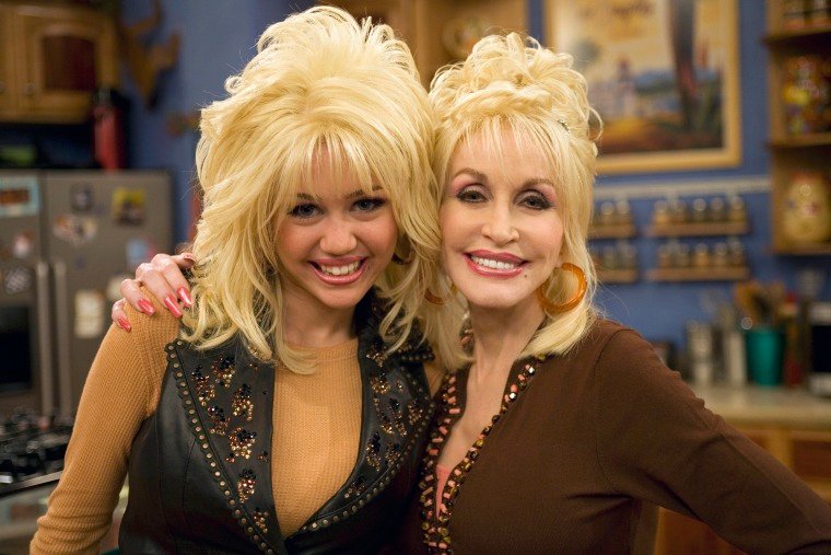 Dolly Parton reacts to learning she and Miley Cyrus are actually related