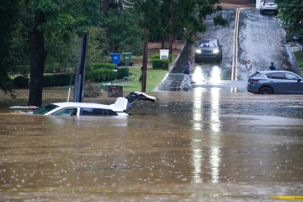 Fox Weatherman Interrupts Live Broadcast To Save Screaming Woman Trapped In Flooded Car