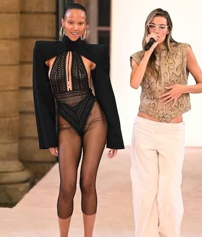 [PHOTOS] Fashion Week Paris: Charlotte Cardin chante pour Etam