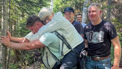 Woman, 79, Breaks Leg After Hiking to Spot Where She Scattered Mom’s Ashes. Then Strangers Carried Her for Hours