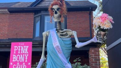 12-Foot “Chappell Bone” Skeleton Spotted in Toronto │ Exclaim!