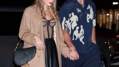 See Taylor Swift’s outfit for double date night with beau Travis Kelce and Blake Lively, Ryan Reynolds