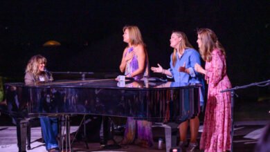 See an emotional Hoda join Rachel Platten on stage to sing ‘Fight Song’ at her Making Space retreat