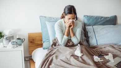 Waking Up to a Blocked Nostril Could Be a Sign to Switch Your Sleep Position