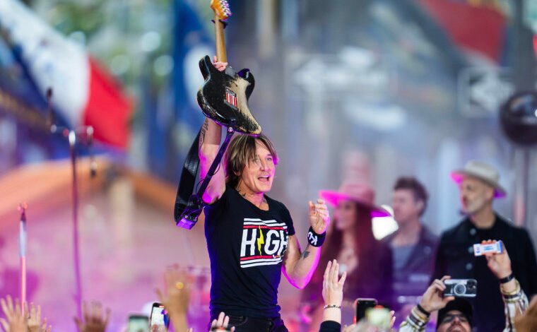 Keith Urban reflects on his signature hairstyle, most unusual place he’s performed