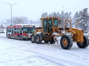 Leong: Calgary should do more keep snow from trapping transit buses