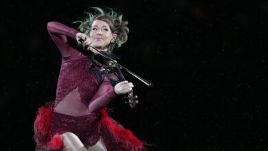 NBC Criticized For Cutting ‘AGT’ Alum Lindsey Stirling’s Thanksgiving Halftime Show