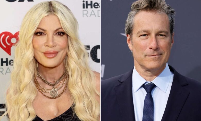 Tori Spelling Recalls Christmas Eve Kiss with John Corbett After ‘Totally’ Hitting It Off